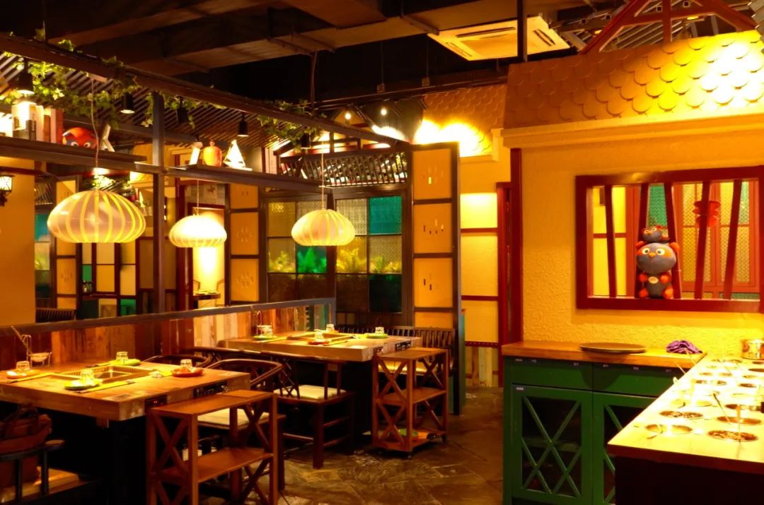 钱磊 | 餐饮空间不止餐饮,五光十色的视觉盛宴-30