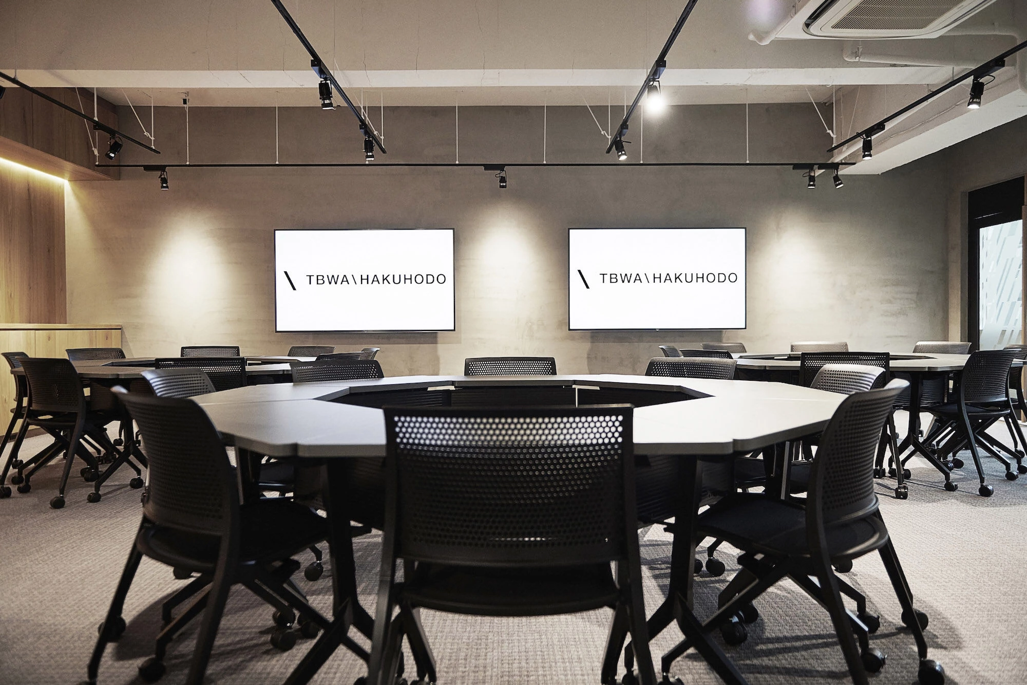 颠覆性的办公室设计 | TBWA\HAKUHODO 东京总部-28