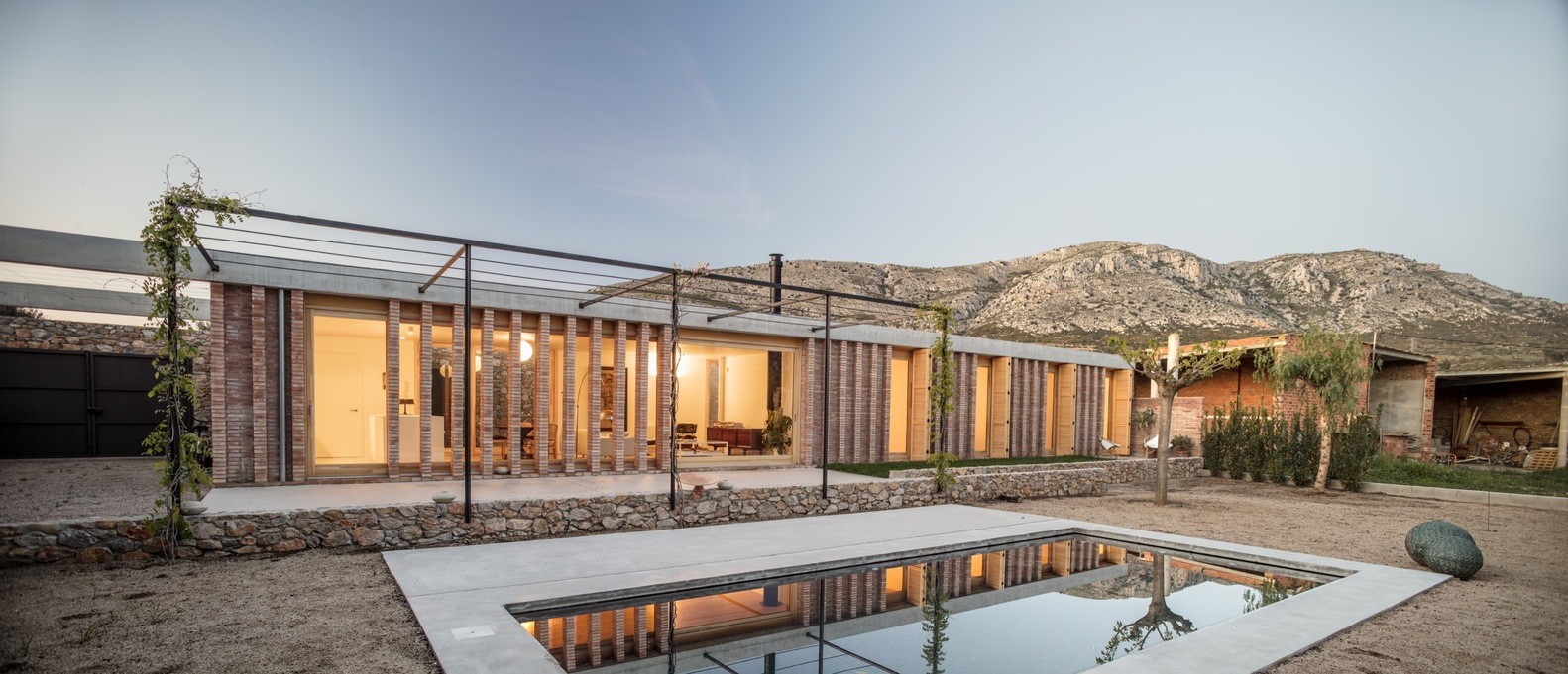 巴塞罗那 AA 别墅 | 融入环境的生物气候度假屋-19