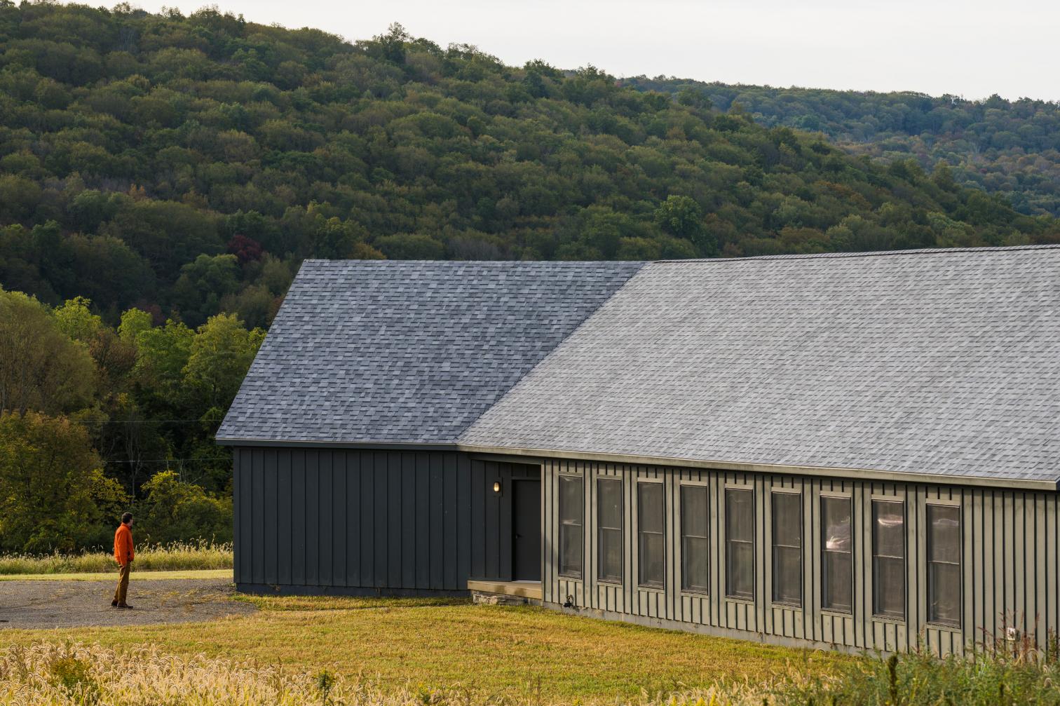 Granja Oblonga en Mill Brook Valley-3