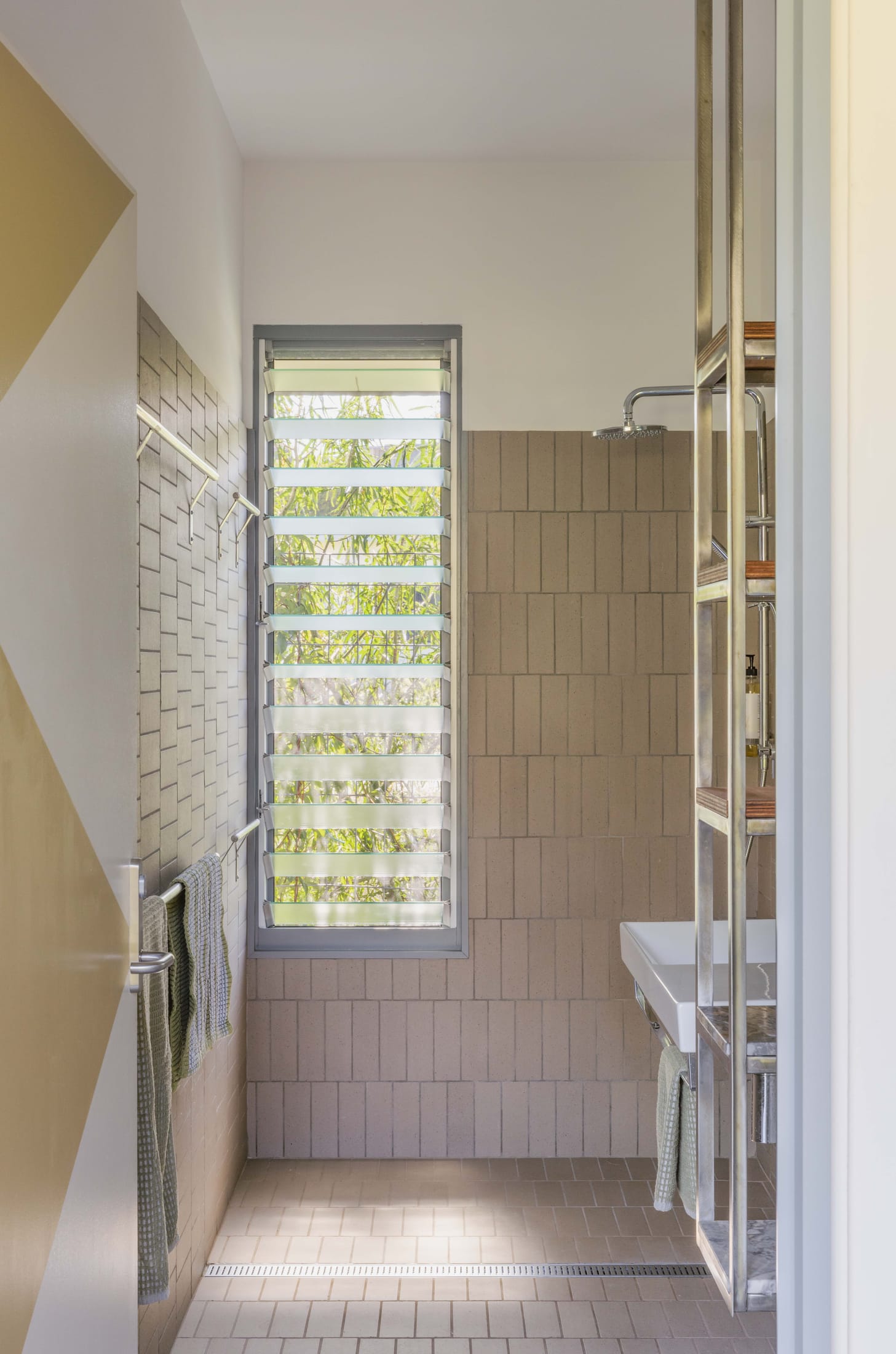 格雷博·
说明:由于Greybo可能是人名、品牌名等专有名词,这里按音译处理若有具体背景信息,可进一步优化翻译 丨澳大利亚新南威尔士丨Welsh + Major-23