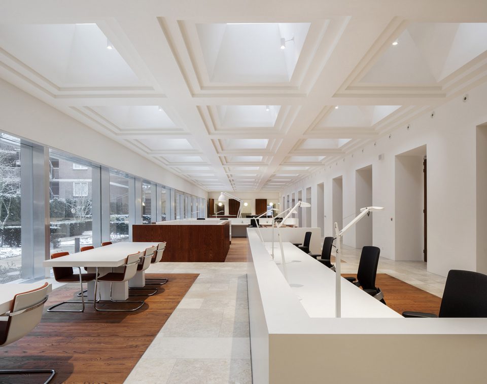 荷兰历史建筑变身为开放新兴办公空间  KAAN Architecten-19