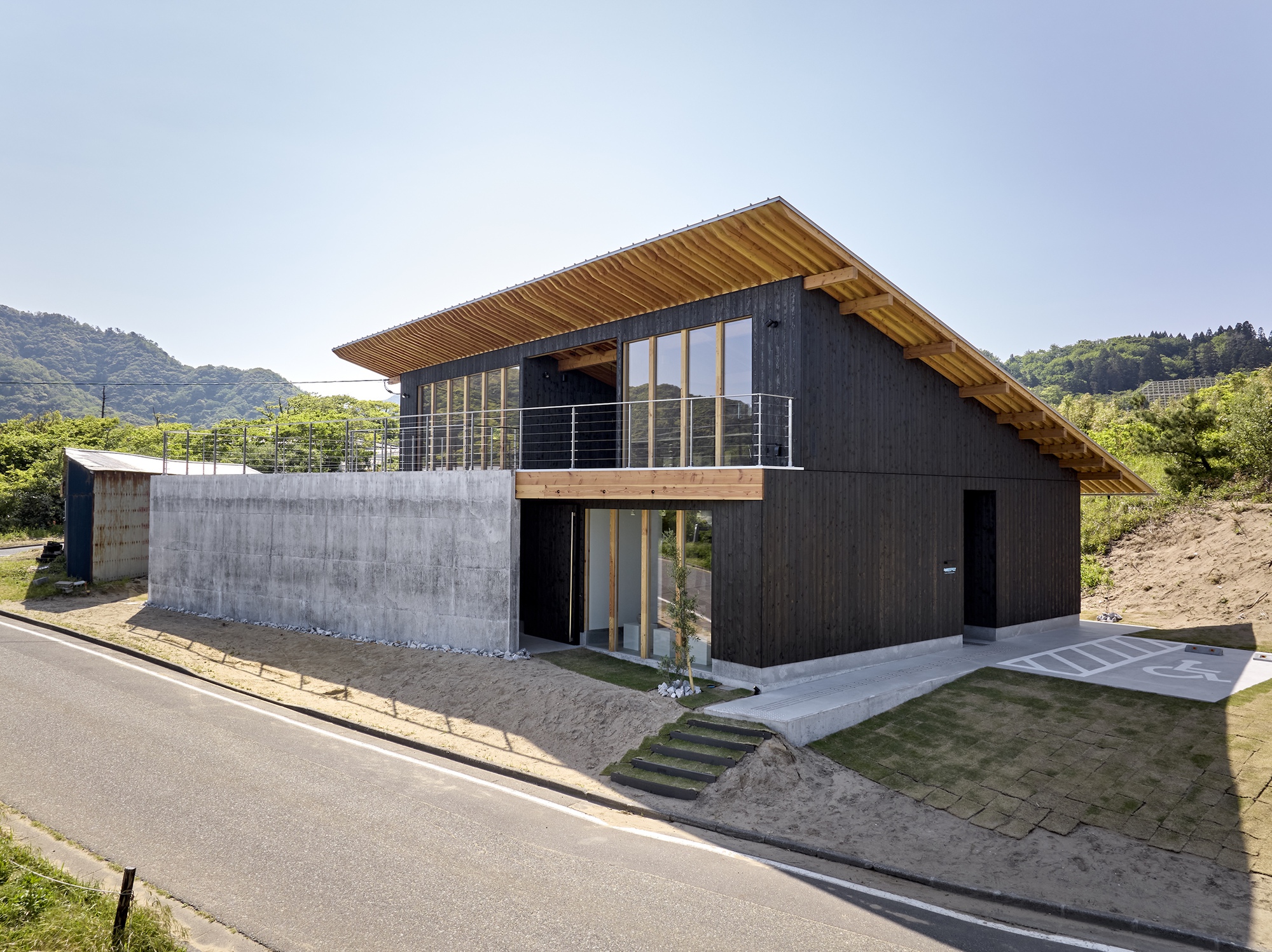 Kugami Terrace Sunset Cafe and Small Gallery / REPLUS Co.,Ltd-12