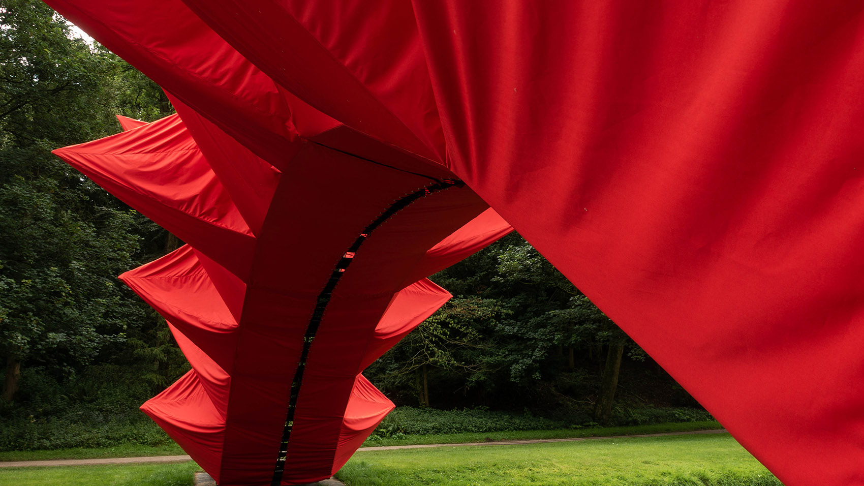 “连接”装置丨英国约克丨Steve Messam-47