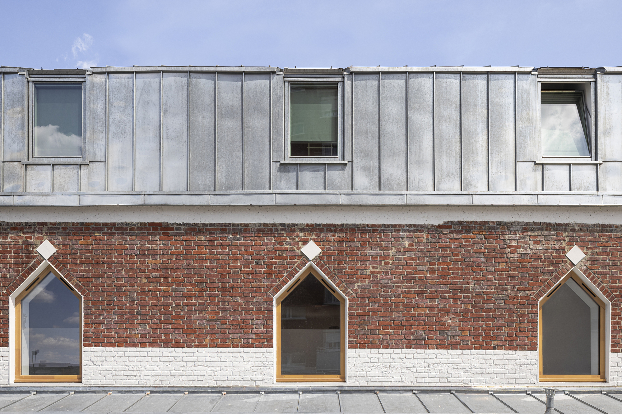 From Old Chapel to Thrift Shop and Social Housing / Tectône-32