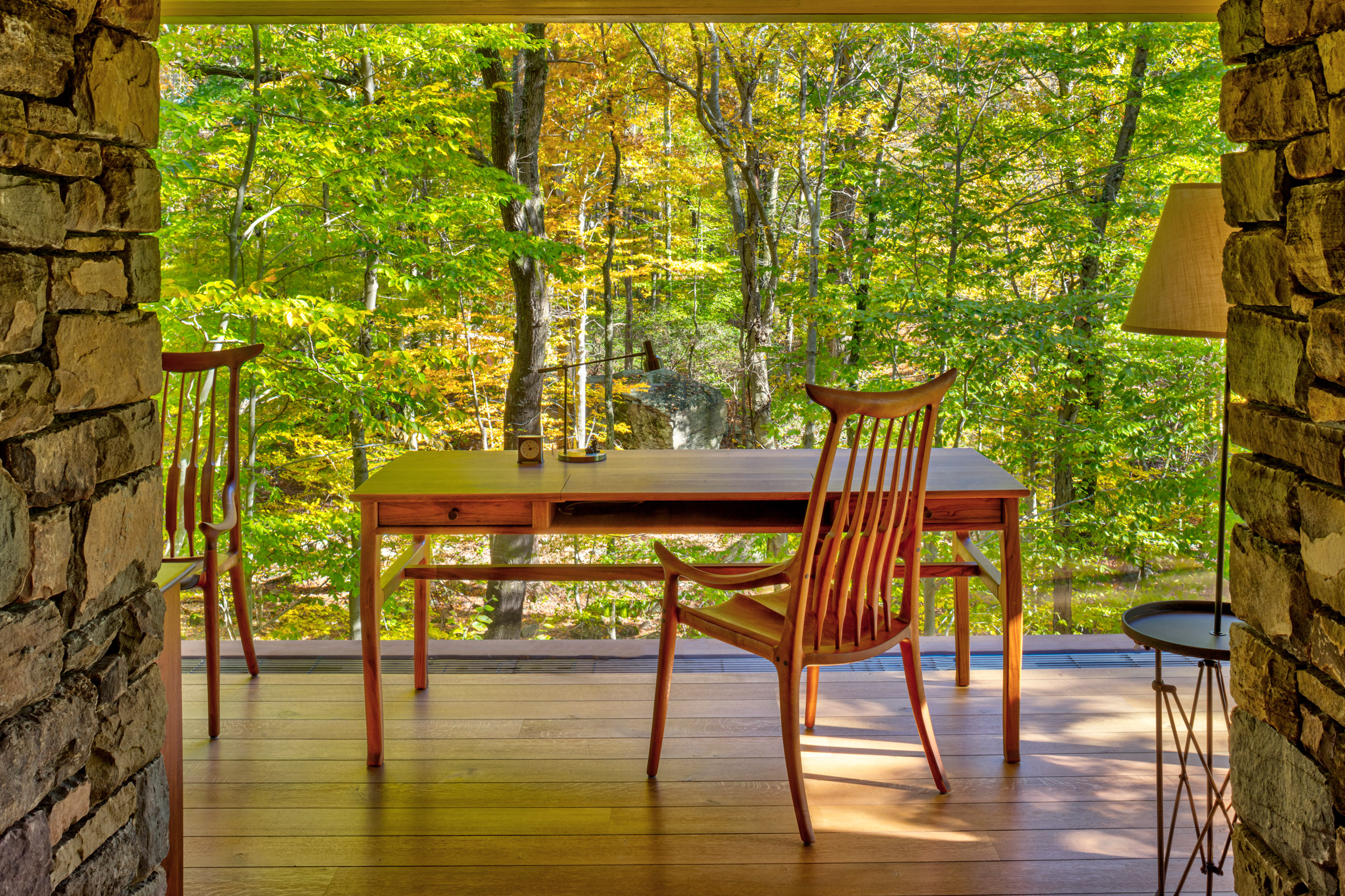 森林中的诗意空间 | Eric J Smith 为诗人打造的嵌入式写作工作室-16