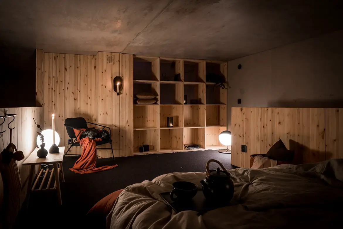 北欧暖冬 | 瑞典木质公寓圣诞装饰-13