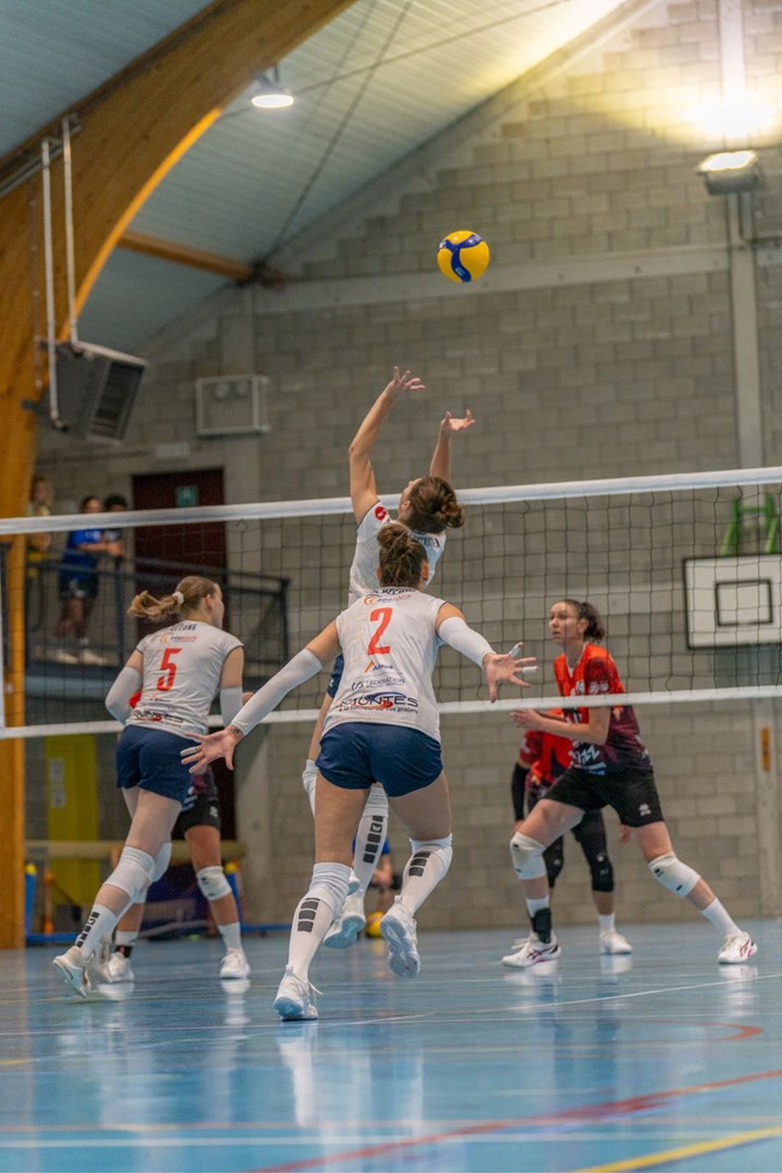 Ohey市政体育中心多功能体育馆照明改造丨比利时那慕尔丨Schréder-2