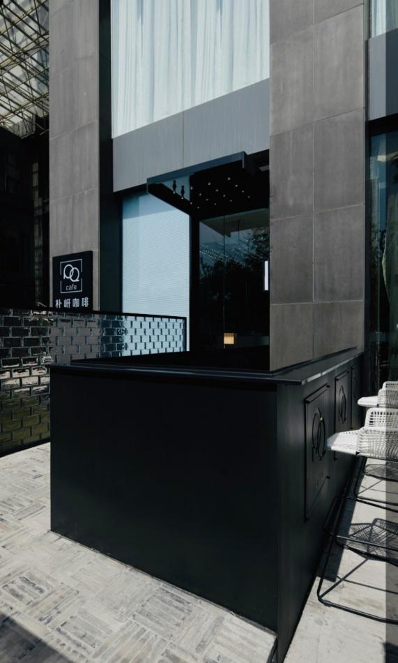 朴岍咖啡厅 | 不锈钢与亚克力的精致结合-12