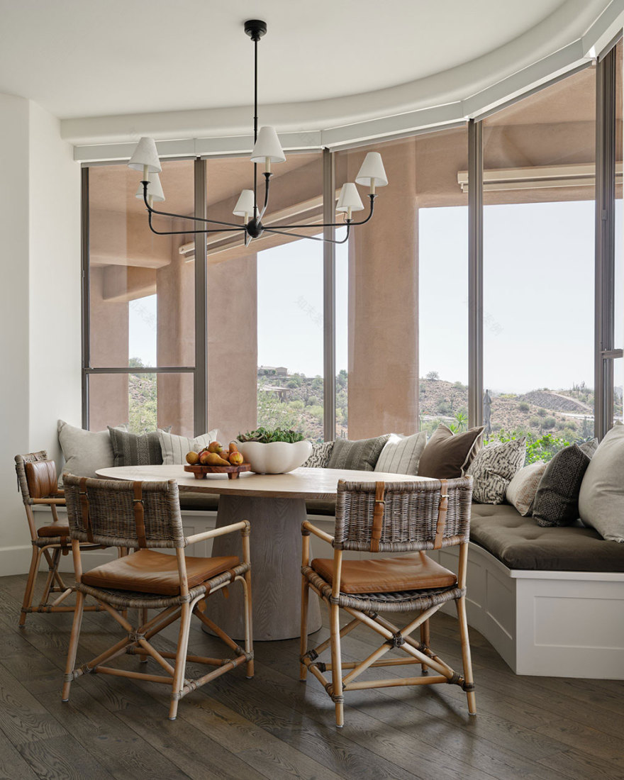 优雅沙漠度假屋,自然色彩与现代美学的完美融合-9