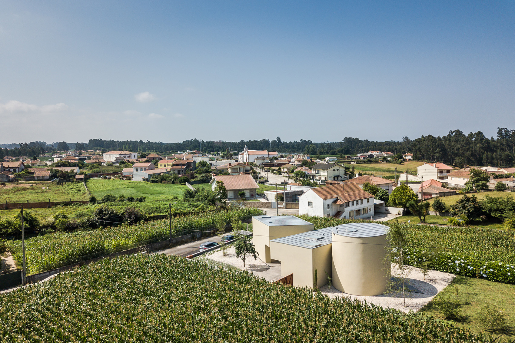 田野间的办公楼,葡萄牙 / Nelson Resende Arquitecto-79