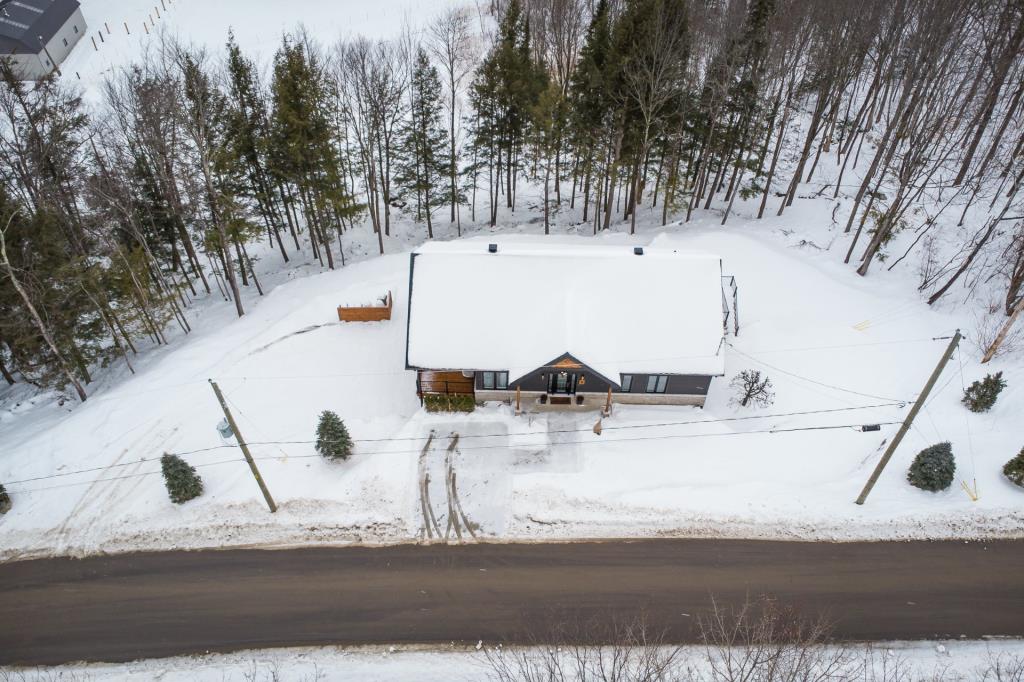 LacBrome地区农舍风格新住宅丨加拿大魁北克丨Joli Joli Design-42