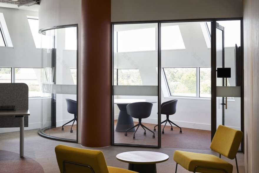 墨尔本 RMBL 金融办公室设计丨澳大利亚墨尔本丨GOLDEN-16