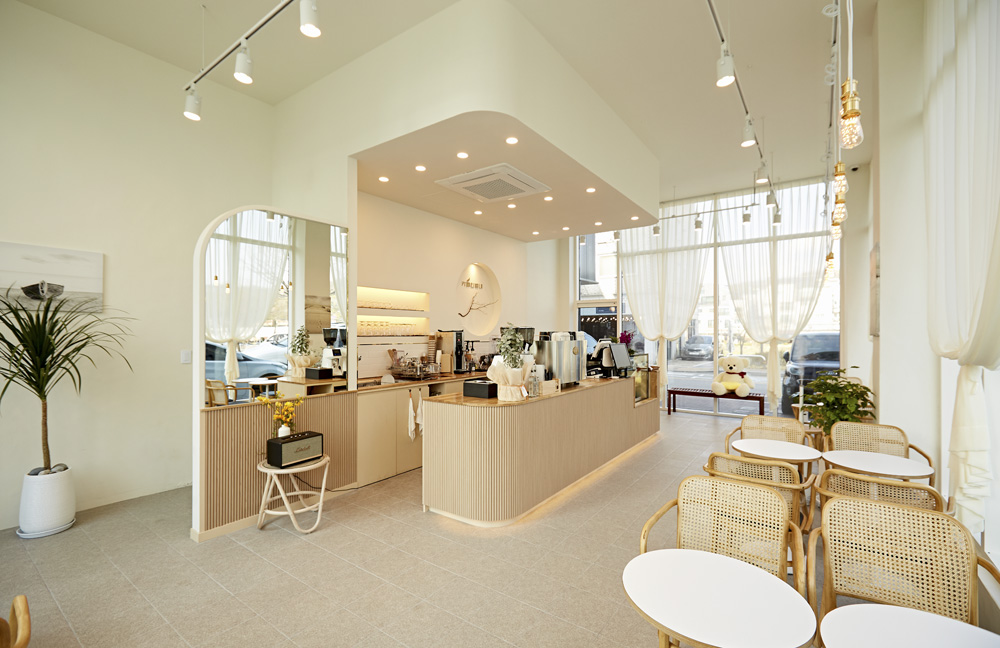 18 坪卡啡因的现代时尚 | 极简与舒适的完美融合-2