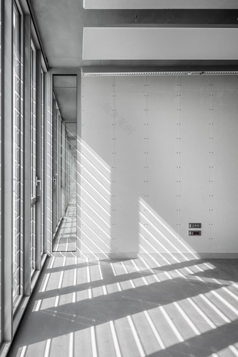 融入乡村环境的 ENSAE 学院,轻盈钢构展现简约抽象之美-50