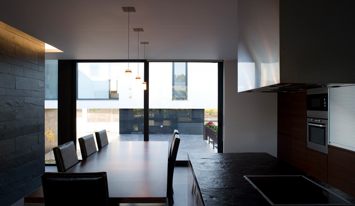 2008 年葡萄牙莱里亚私人住宅设计-7