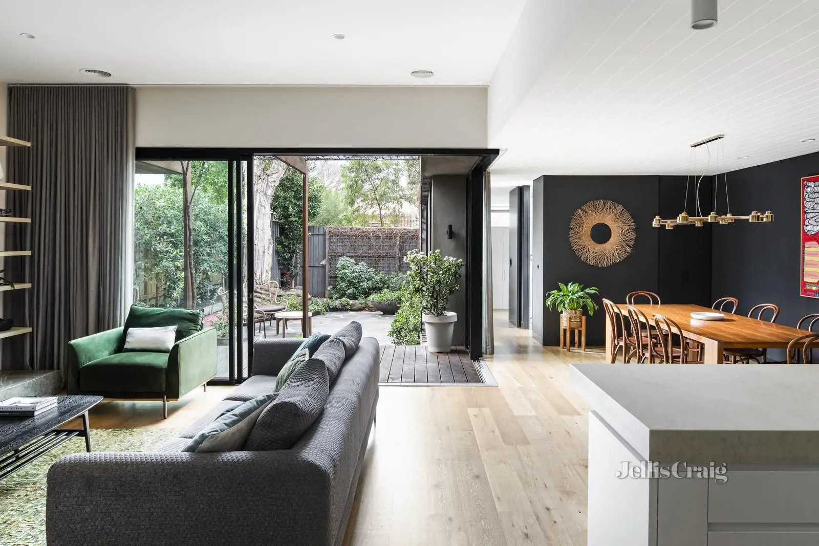 墨尔本建筑师夫妇打造翻新设计之家-1