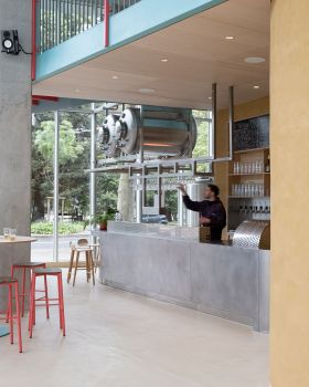 Mashup Bar Restaurant and Microbrewery / Vous Architecture & Design