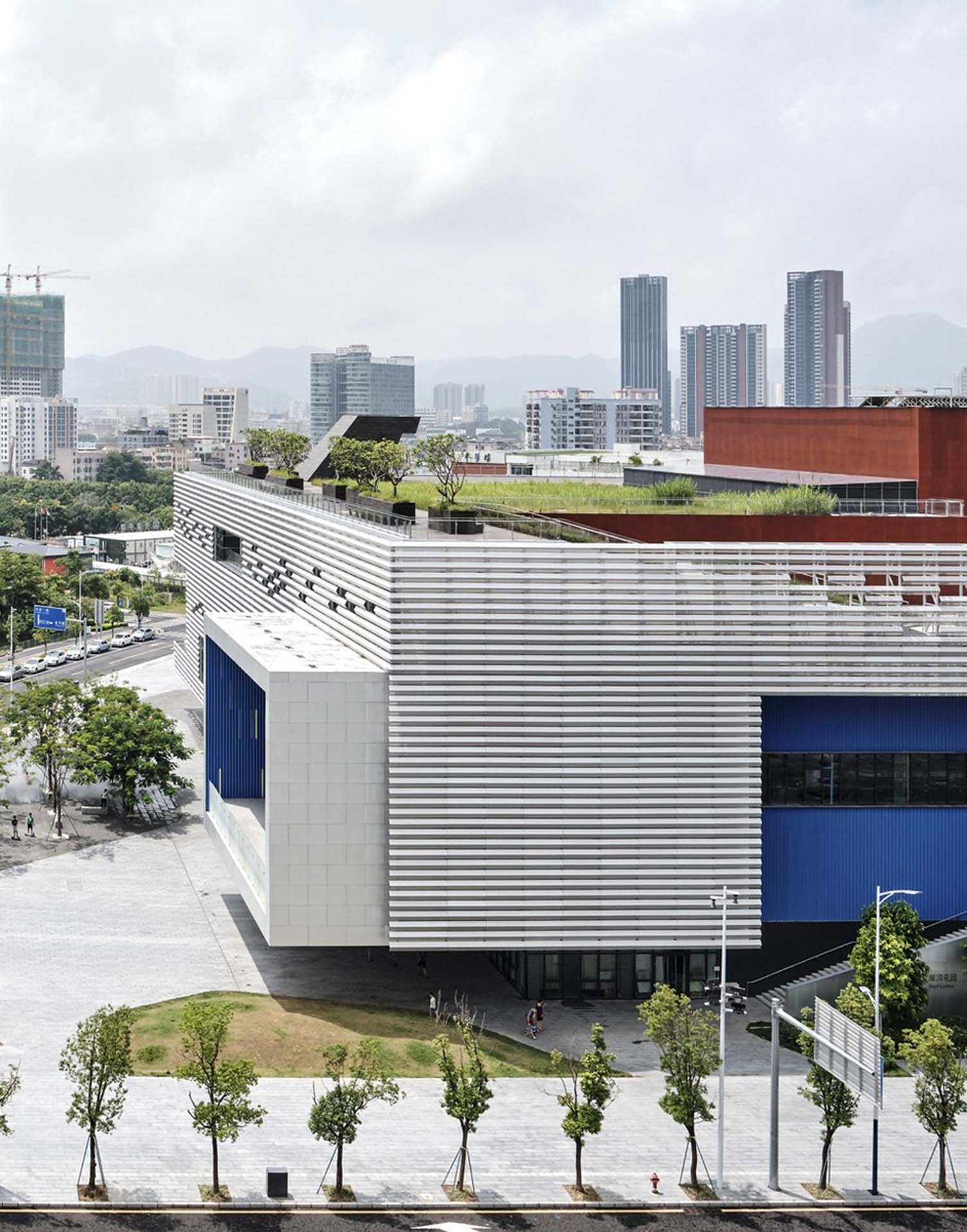 Pingshan Performing Arts Center / OPEN Architecture-17