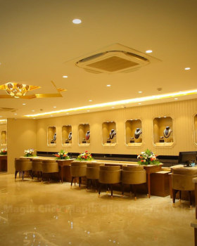 Anastasiya Gushchina丨珠宝店丨Nakoda jewellers designed by Vdesignspace19丨印度
