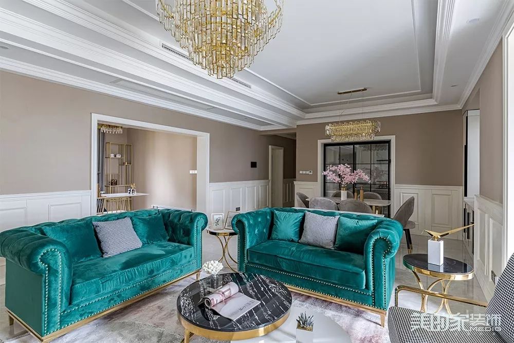 三代同堂的现代家园,金属质感与色彩活力的完美融合-26