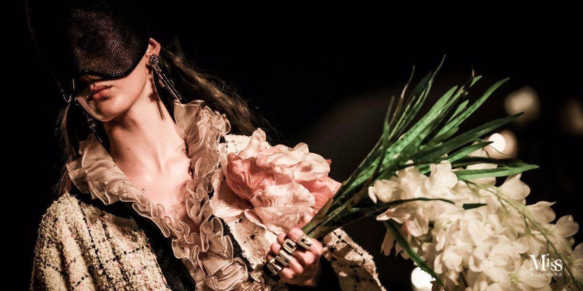 古驰 2019 早春秀 | 死亡与浪漫的奇妙融合-25