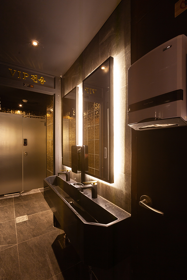 首尔 85 平豪华俱乐部设计，演绎光影盛宴-20