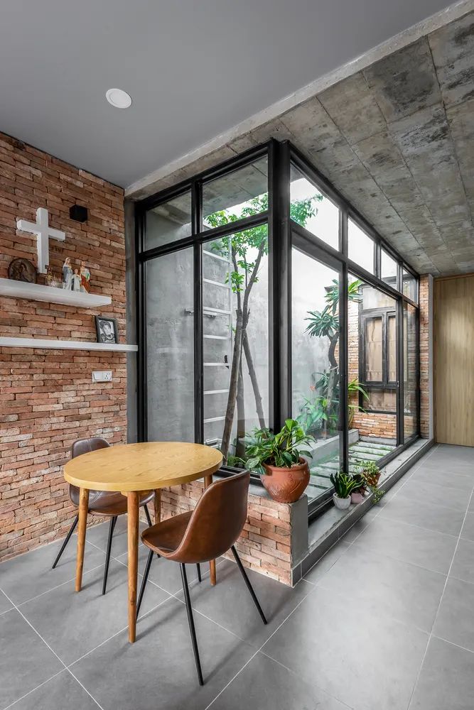 绿色环绕的越南西贡 94 平米住宅设计-23