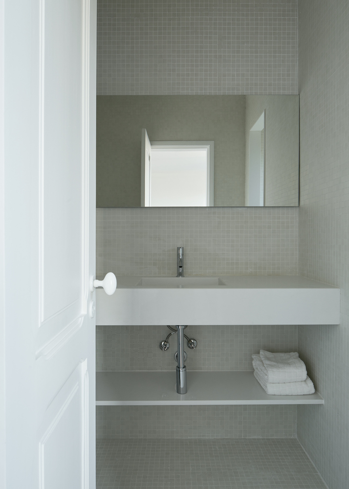 Wonderful Remodeling of an Apartment Overlooking the River-26