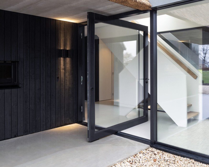 Pivot Doors for Creating a Dramatic Entrance-1