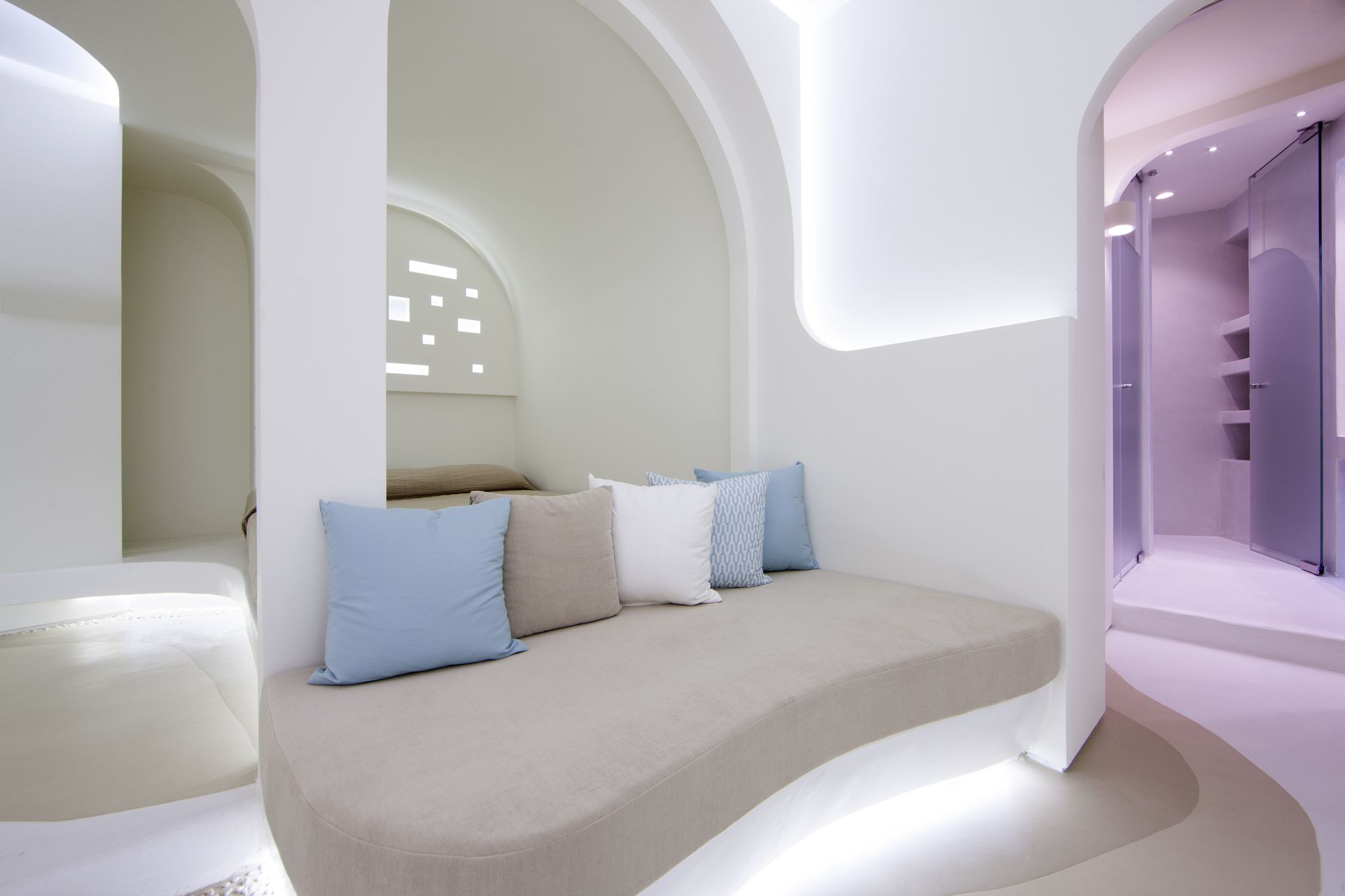 火山岛上的现代洞穴酒店-40