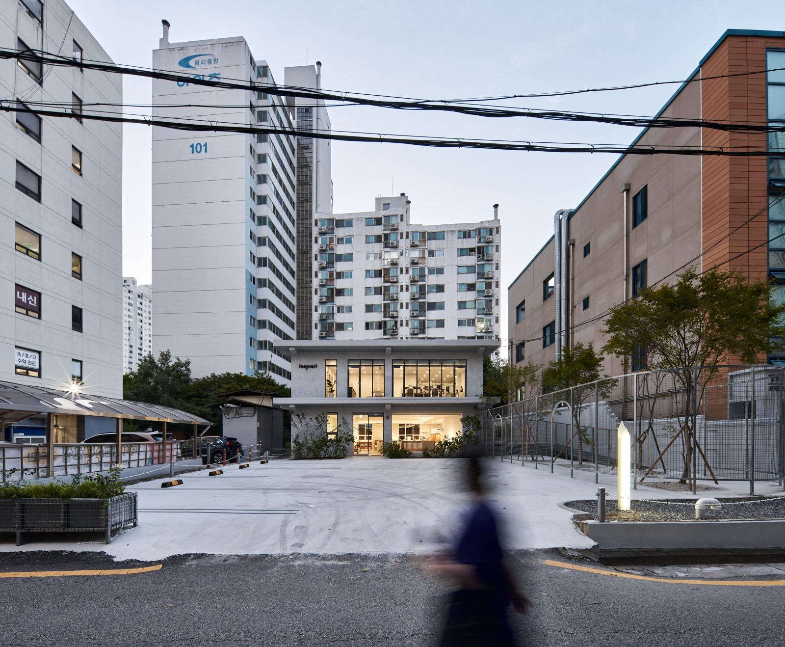 白色与木纹，高品质儿童家具设计-15