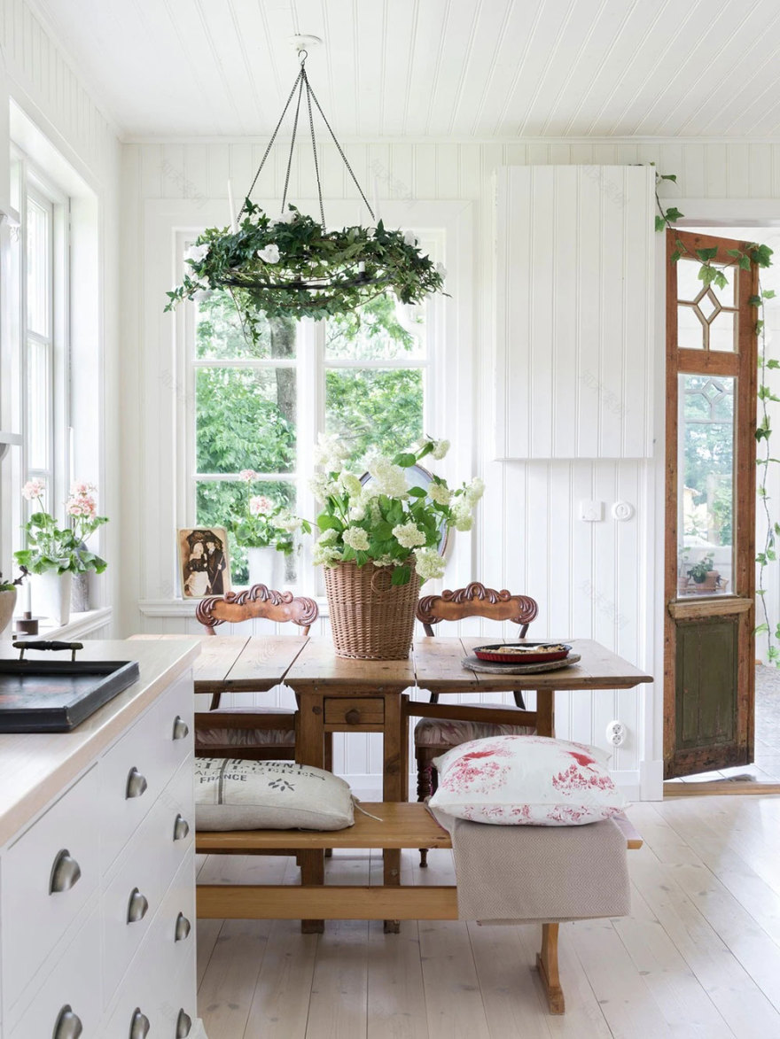 瑞典乡村的 1920 年代浪漫小屋-4