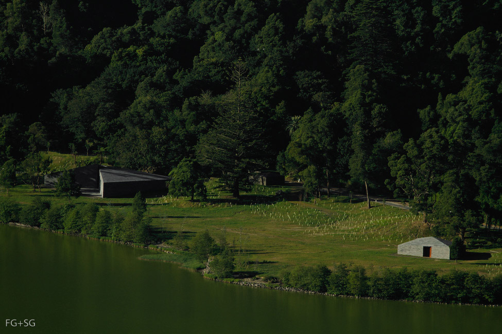 湖畔双砾，葡萄牙 / Aires Mateus-5