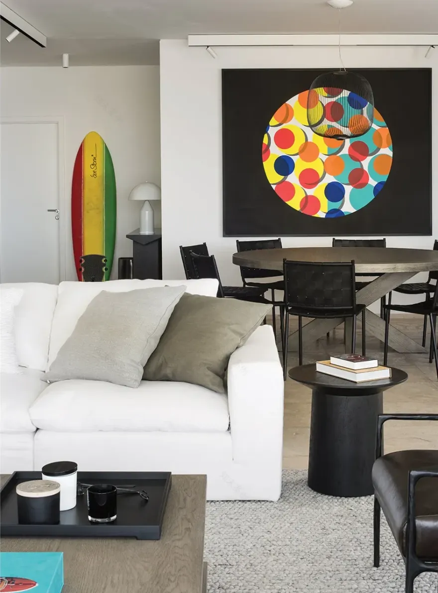 乌拉圭度假公寓 | 简约灰白空间,尽享水景之美-5