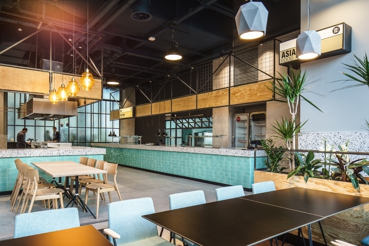 Bucharest 电车餐厅 · Yellow Office 的工业风设计-17