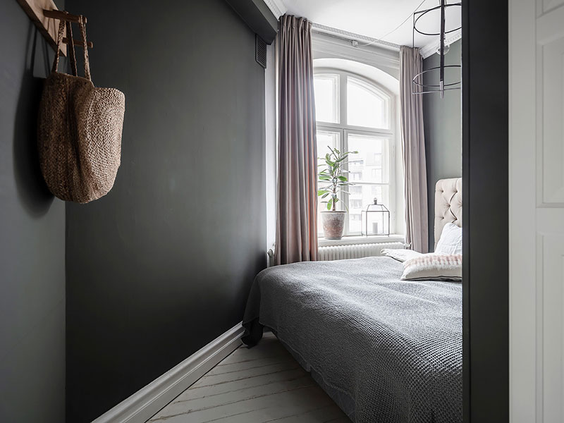 温馨灰褐，穿越式厨房与迷你卧室 | 哥德堡小公寓设计-17