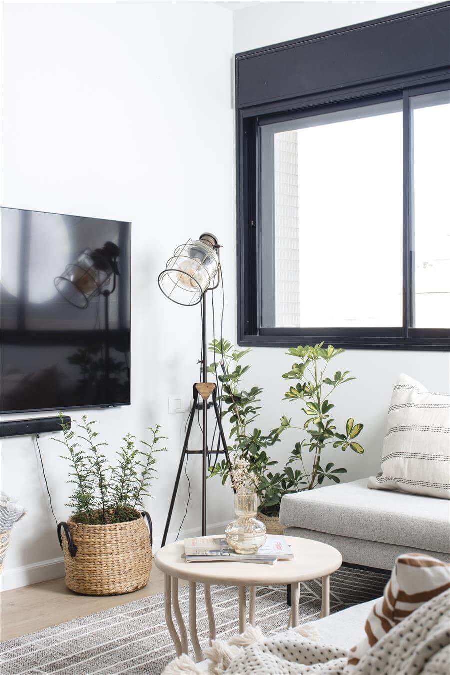 斯堪的纳维亚风格顶楼公寓装修设计丨Roni Arlich（罗尼·阿利奇）-17