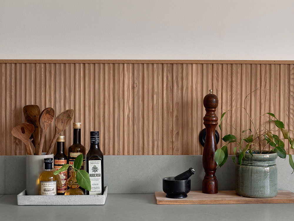 原木与灰色共舞，打造独特斯堪的纳维亚风格公寓-9