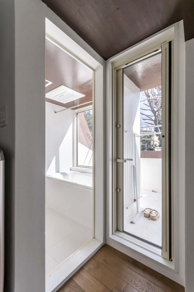 小さな幸せがたくさんある家森のような空間に向かって過ごすふたりだけの時間 | Style of Life | 100%LiFE-12