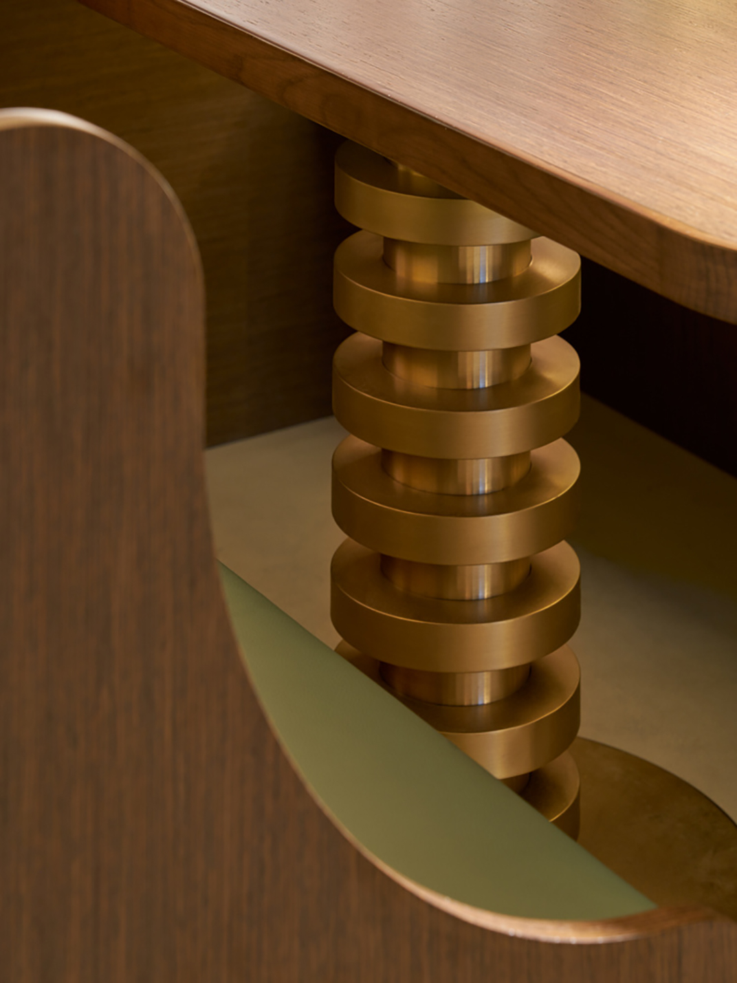 酒店里的酒吧餐厅the green door,香港 Designed by designeightfivetwo - 酒吧餐厅 - 餐厅LOGO-VI空间设计-全球餐饮研究所-15