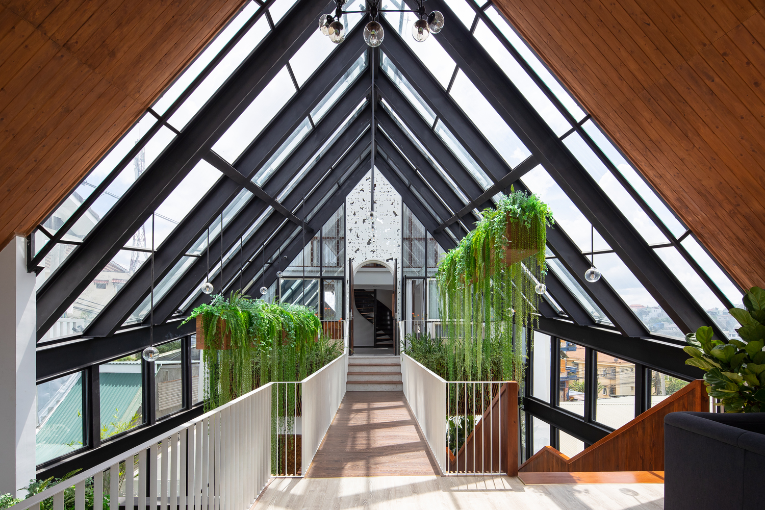 梦幻之地·越南岘港的白钢建筑民宿-33