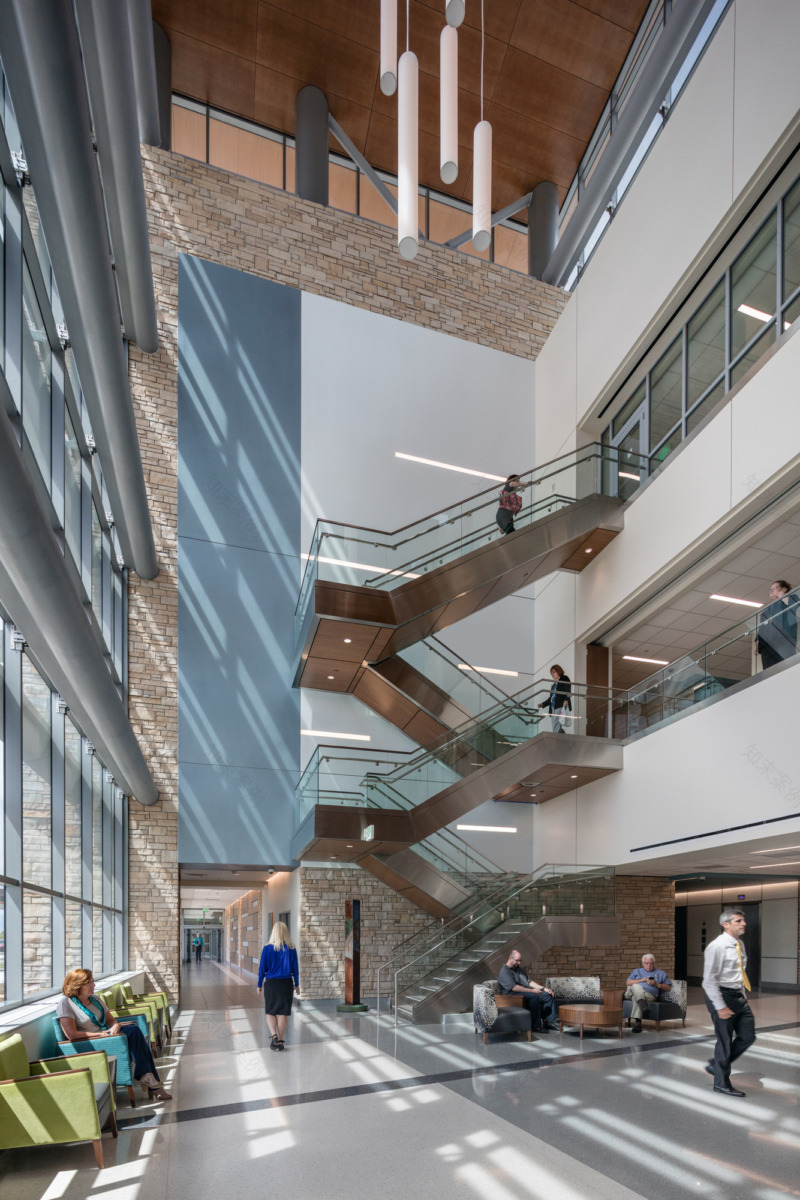 UCHealth 朗斯峰医院丨美国科罗拉多丨EYP Architecture & Engineering-8