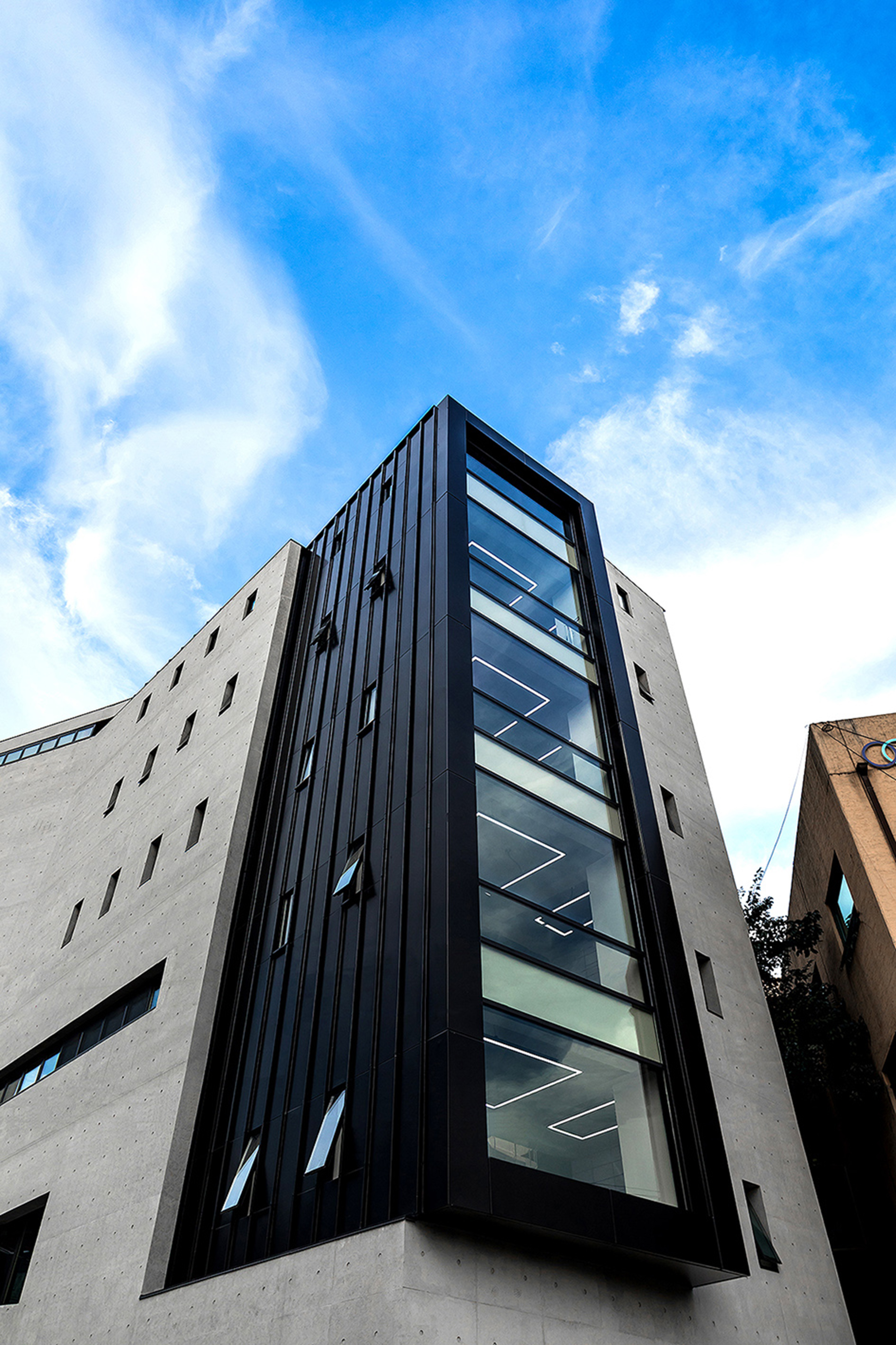 首尔市中心“半公共”小巷办公空间-19