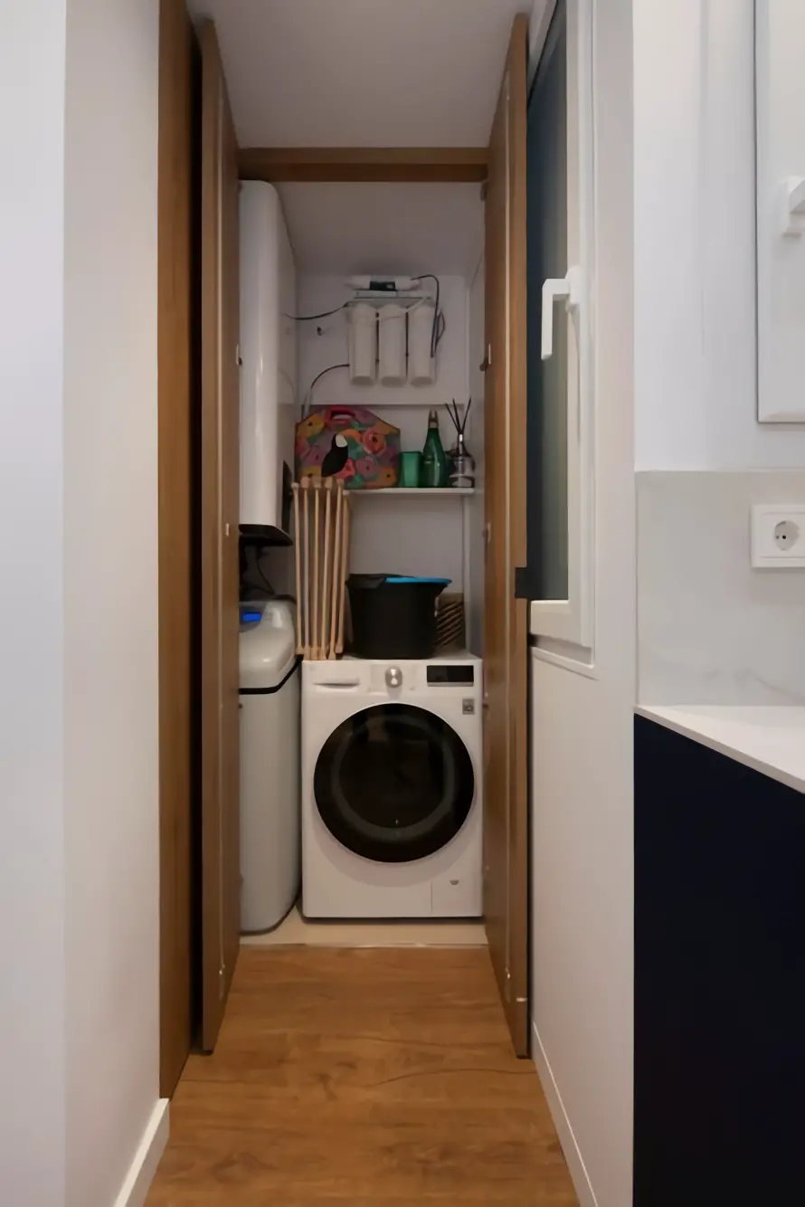 旋转电视打造活力空间 | 54m2 公寓的巧妙设计-12