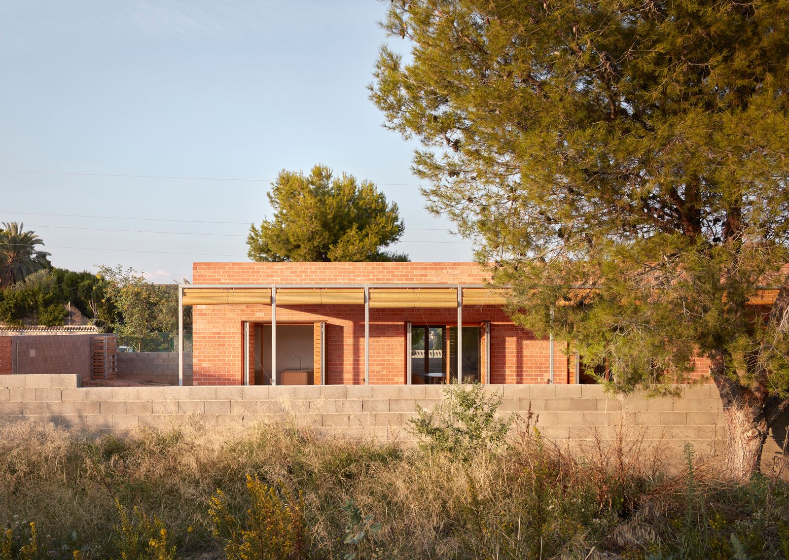 极简与高效 | Valencia 市郊的节能家居-0