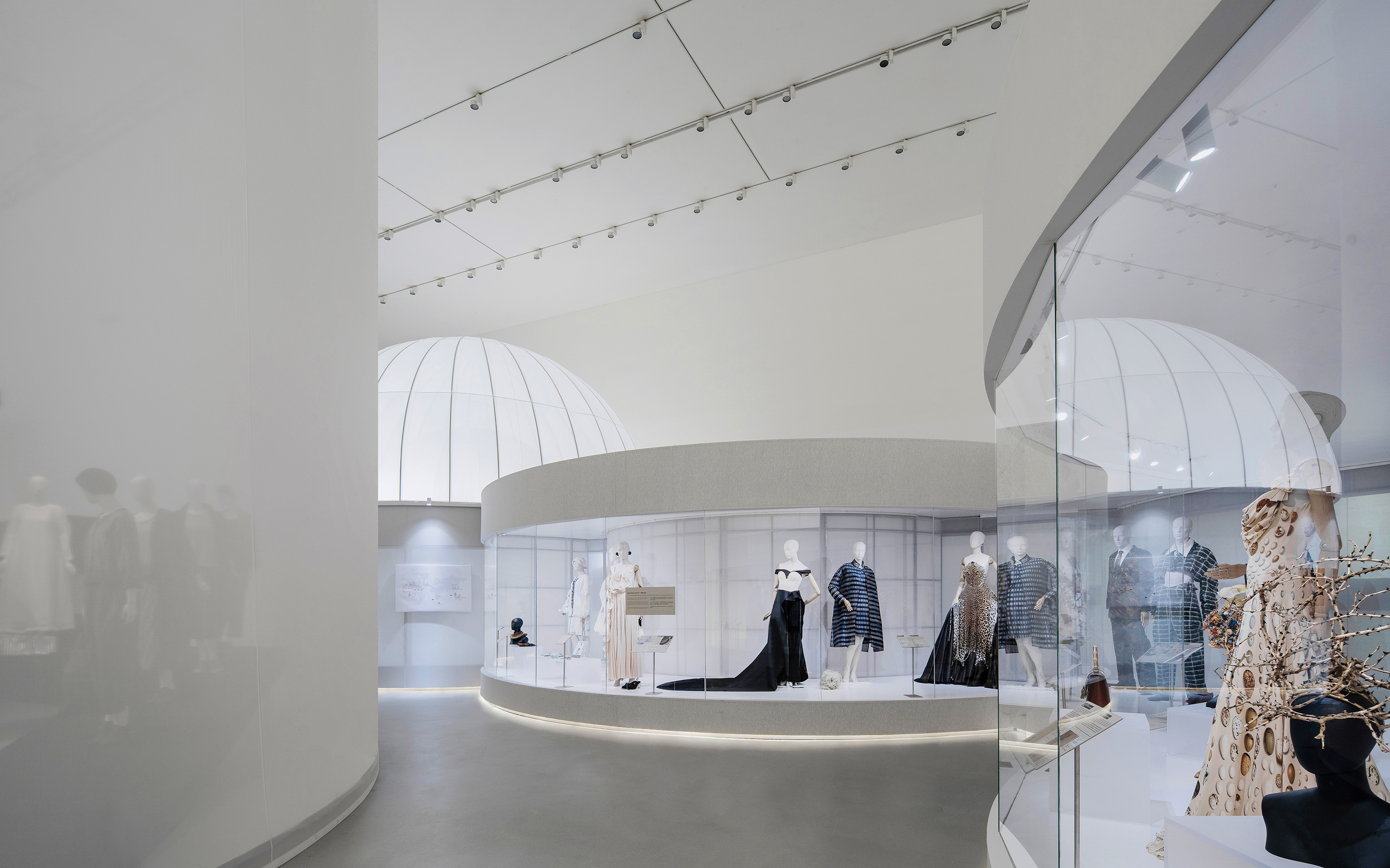 V&A 博物馆“时尚与自然”展览丨中国深圳丨Studio 10-45