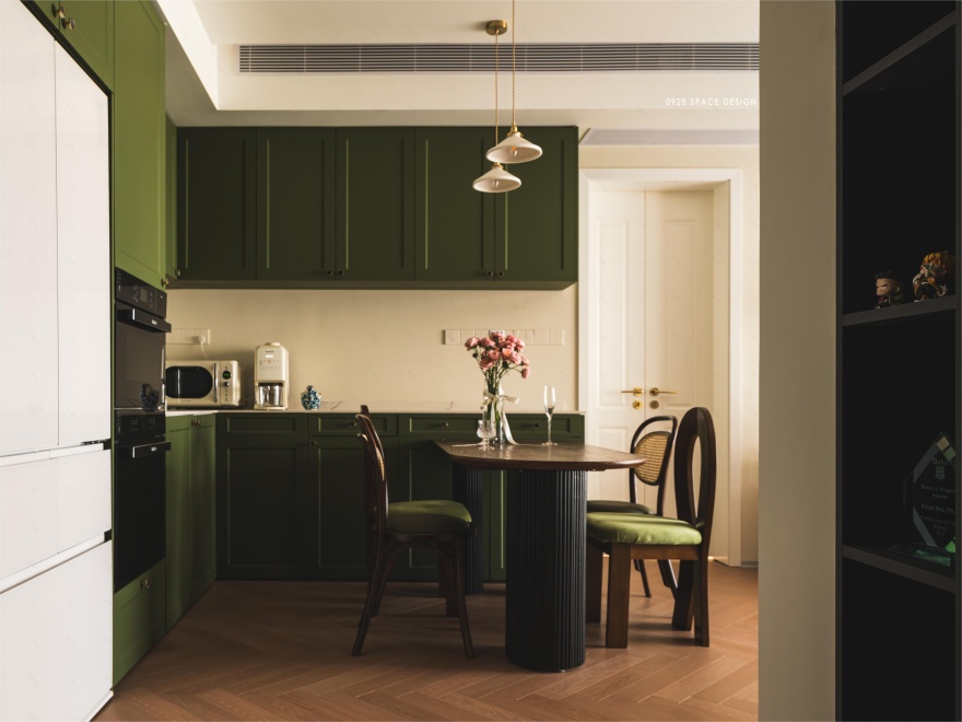 一人一猫的法式复古-36