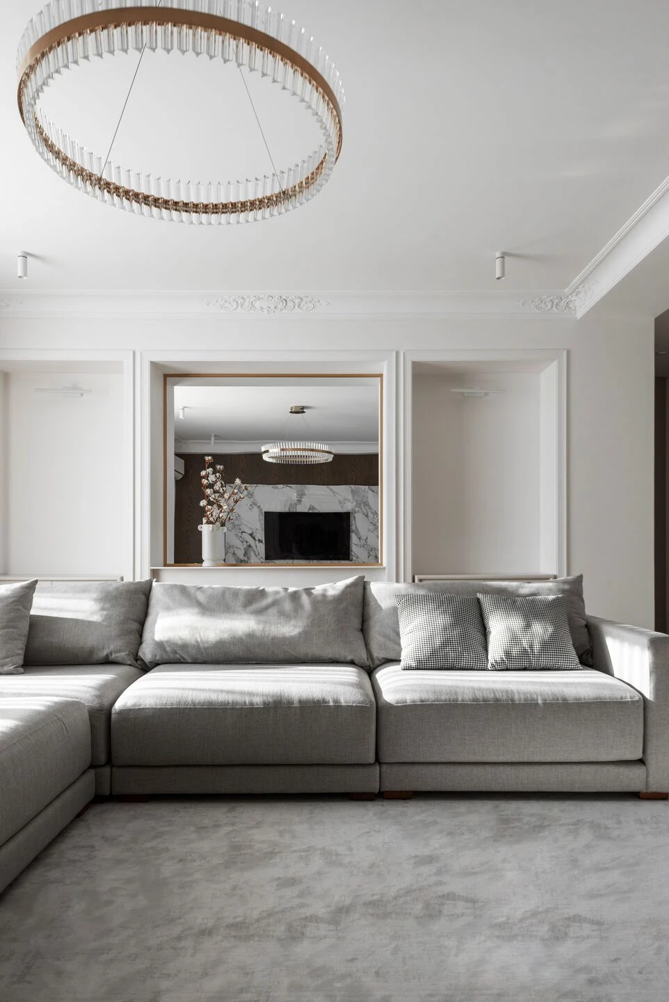 Philosophy of moderation neoclassical apartment-12