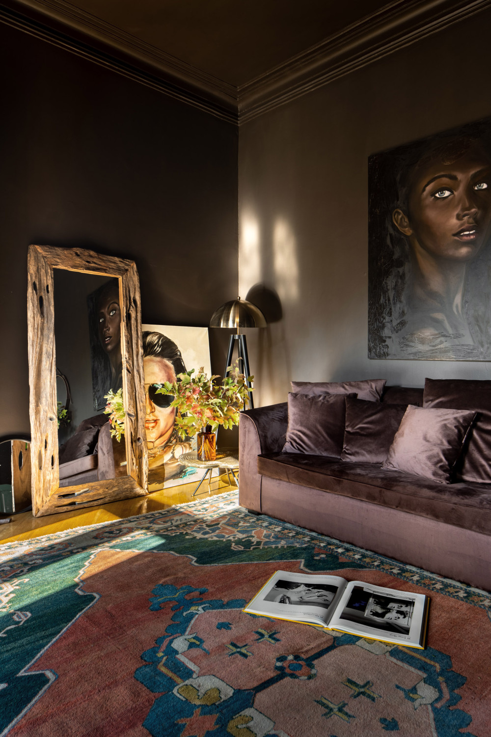 乌克兰历史公寓，古董家具打造精致闺房风格-19